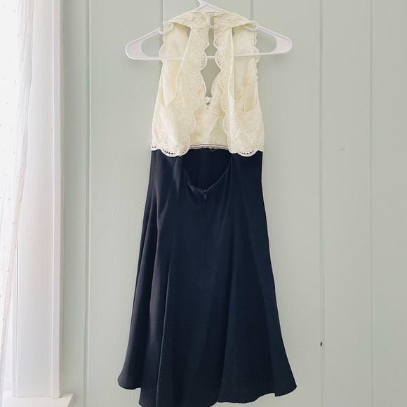 Vintage (80s) Scott McClintock Ivory Lace and Black Sleeveless Formal Dress / 6P - Picture 6 of 6